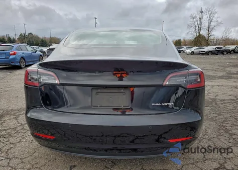 2020 Tesla Model 3 z USA, uszkodzony, nr VIN 5YJ3E1EB9LF600682